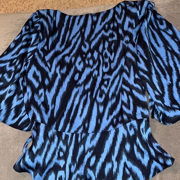 Women's Blue Patterned Blouse - Picture 7 of 10